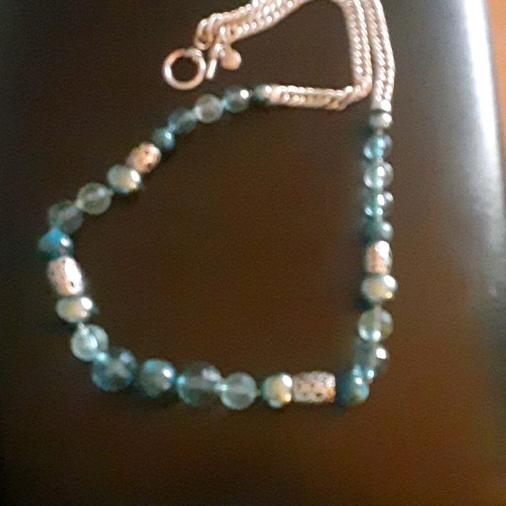 ***BUNDLE 2 FOR $10 OR 3 FOR $14*** Necklace Jones NY